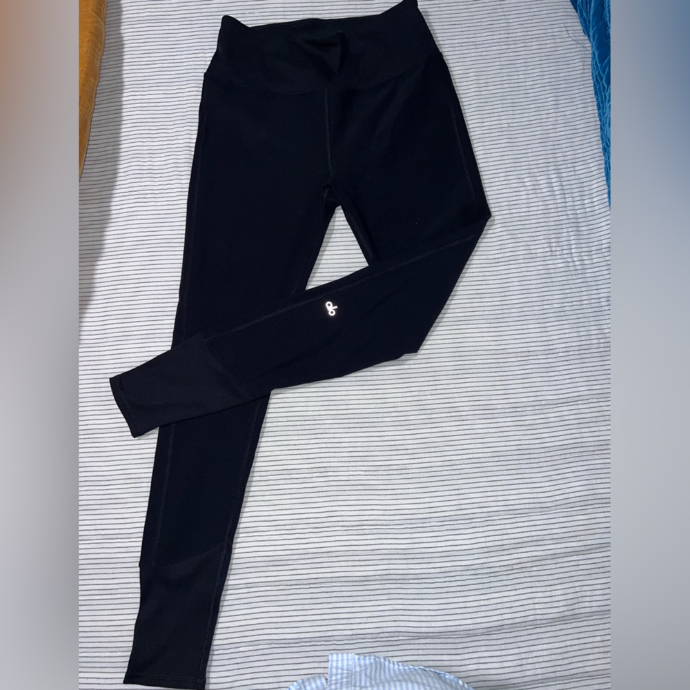 ALO Yoga Leggings - Picture 3 of 5